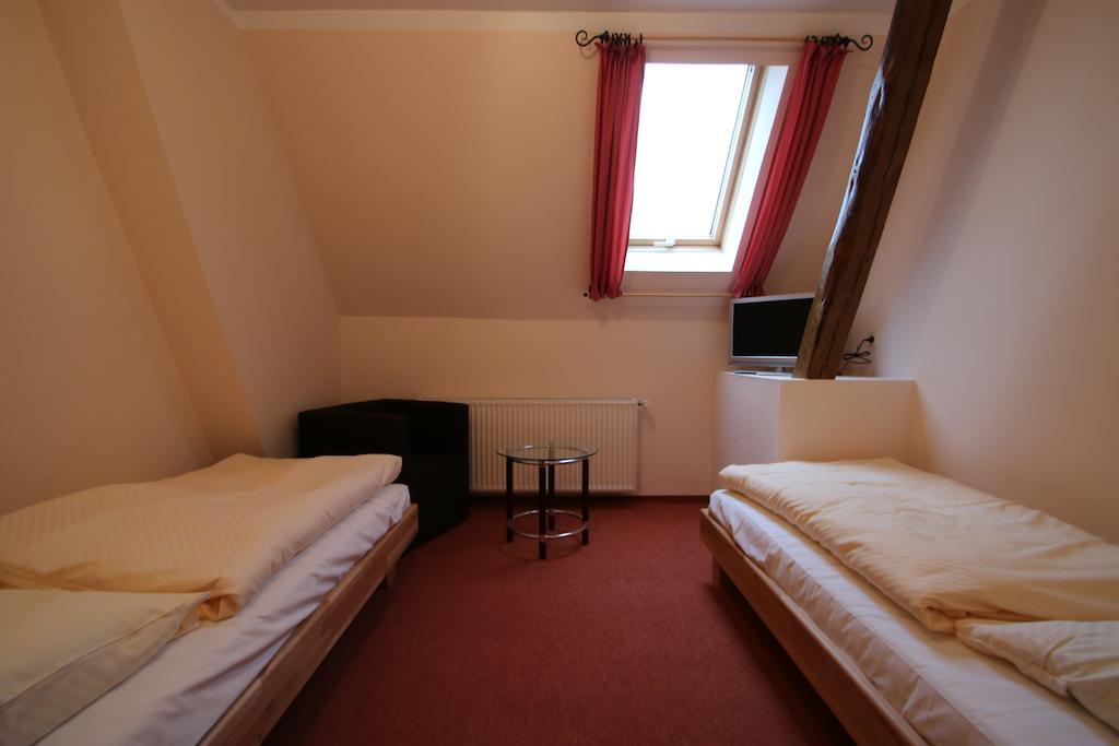 Hotel -Winterfelder Hof Apenburg-Winterfeld الغرفة الصورة
